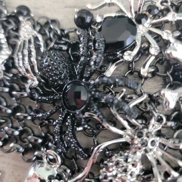 Natasha Skull Spider Mesh Necklace - Picture 8 of 14